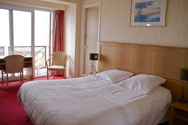 Hotel Des Thermes Et Du Casino Luc-sur-Mer Ngoại thất bức ảnh